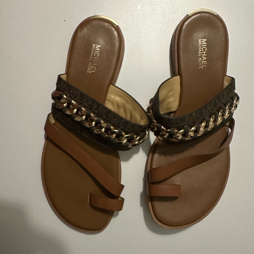 MICHAEL KORS Women's BERGEN Mini MK Logo Print Leather Sandal 8.5